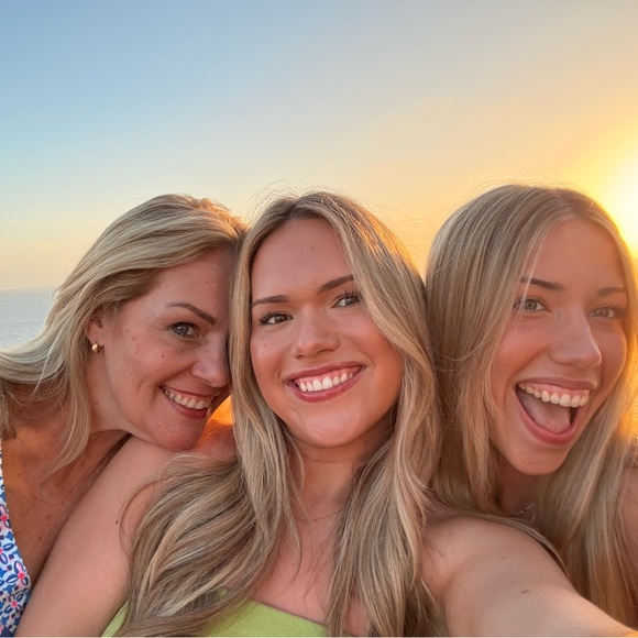 Meet your Posher, Angela - Picture 3 of 5